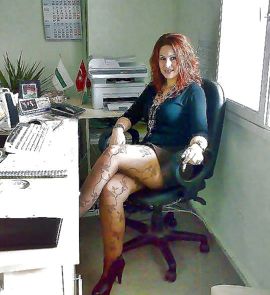 Turkish milf legs skirt legs feet turk olgun anneler wife #103219263