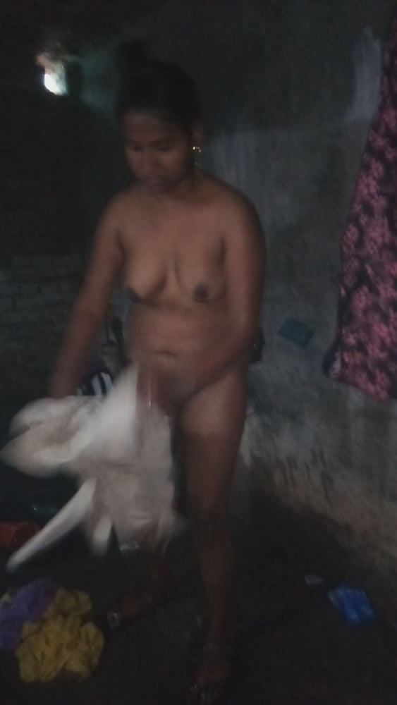 Indian desi villger wife bathing hot nude pic #95043703