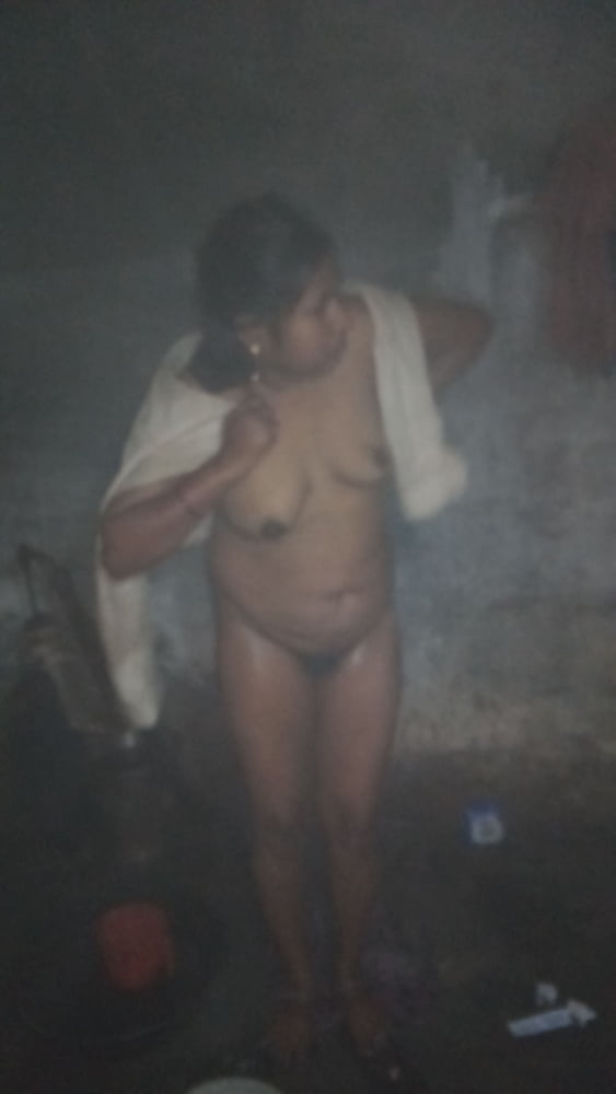 Indian desi villger wife bathing hot nude pic
 #95043759