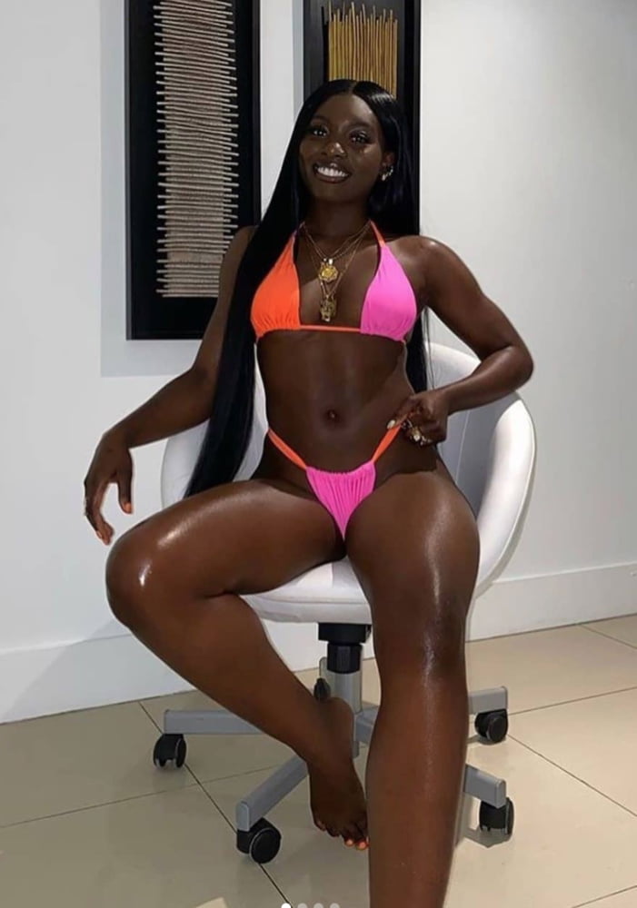 Sexy schwarze Mädchen
 #79825240
