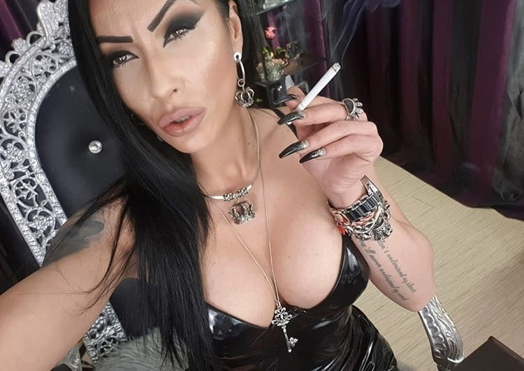 Maitresse kennya smoking bdsm
 #95994771