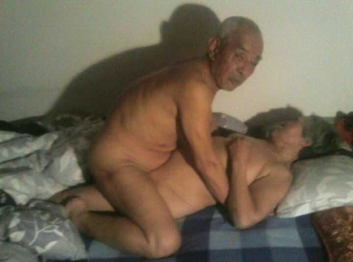Abuela asiática
 #103368760