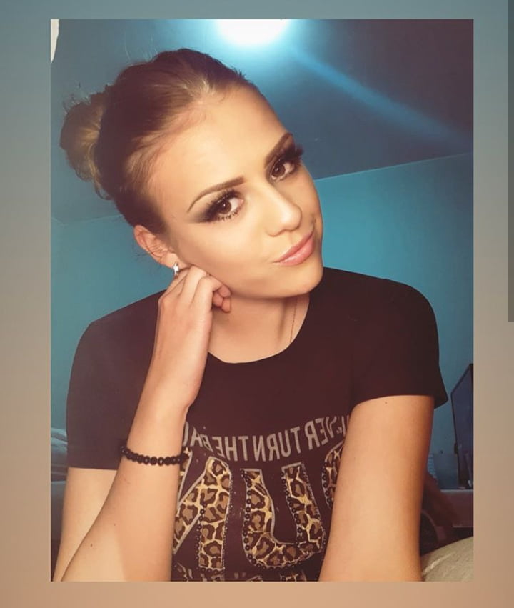 Milica slatka ukrucuje kurceve jako
 #106193249