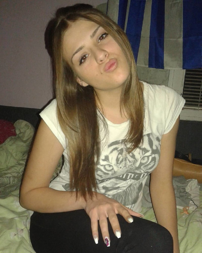 Milica slatka ukrucuje kurceve jako
 #106193260