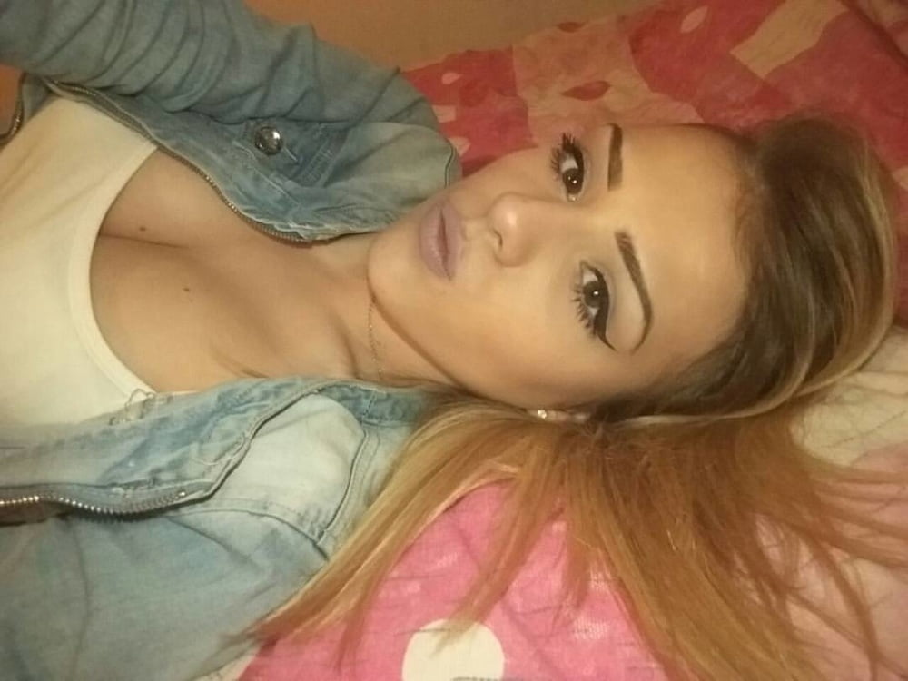 Milica slatka ukrucuje kurceve jako
 #106193265