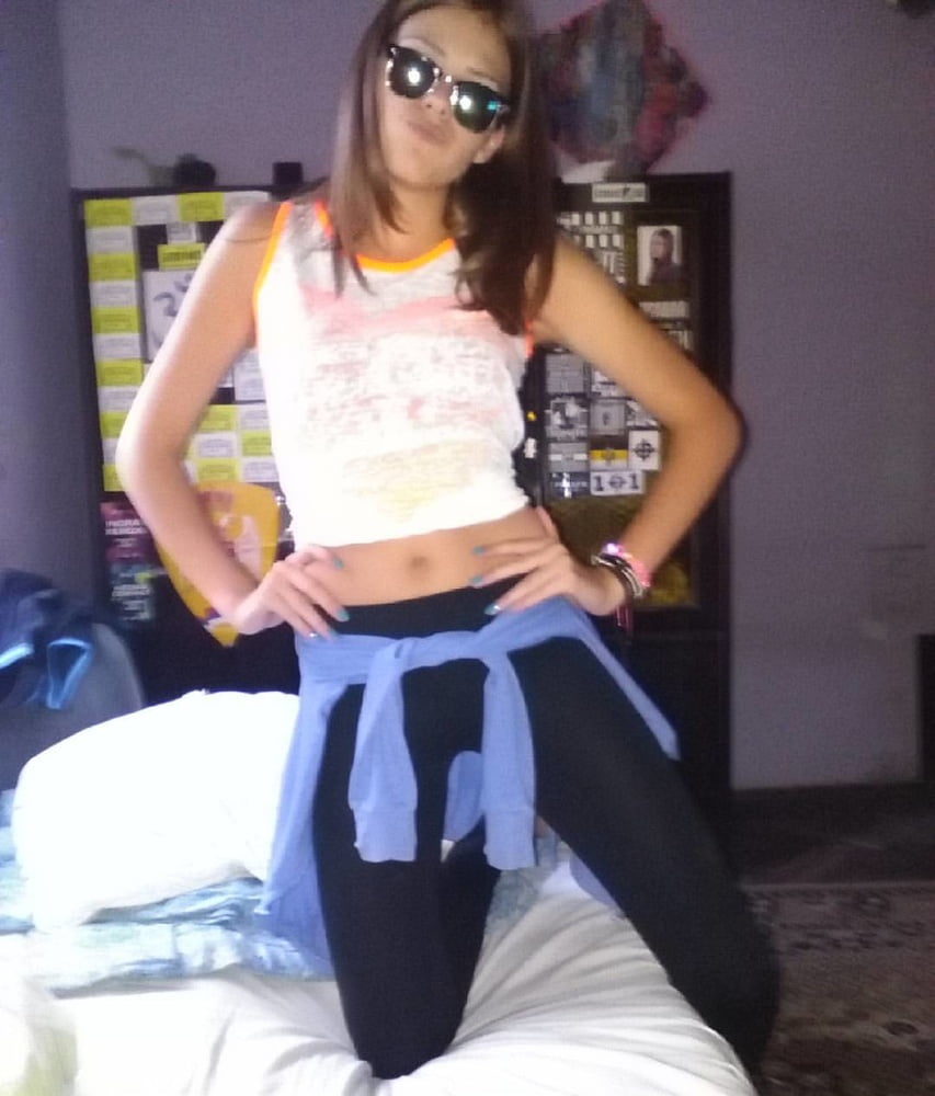 Milica slatka ukrucuje kurceve jako
 #106193269