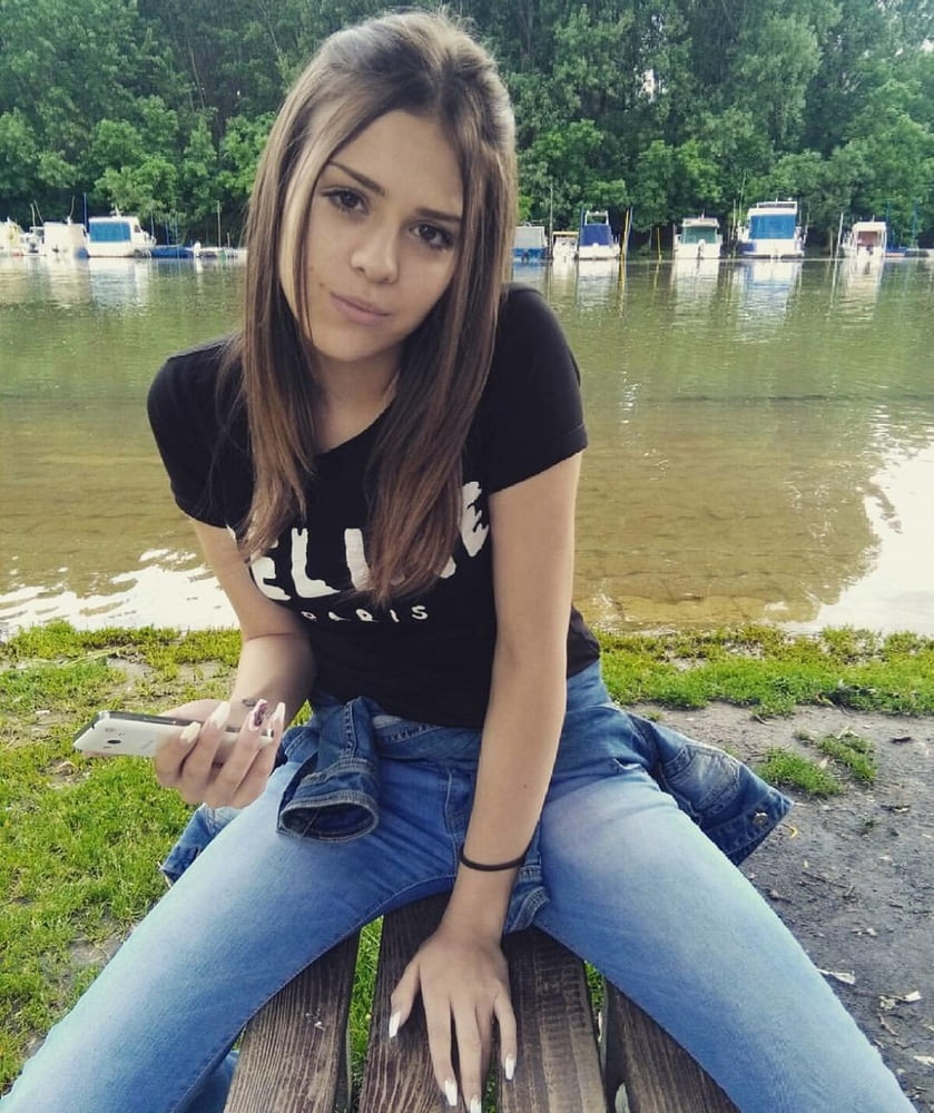 Milica slatka ukrucuje kurceve jako
 #106193270