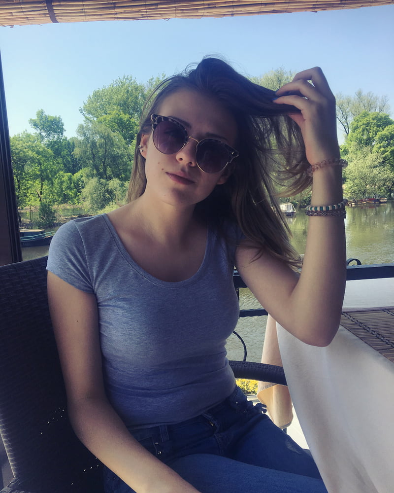 Milica slatka ukrucuje kurceve jako
 #106193276