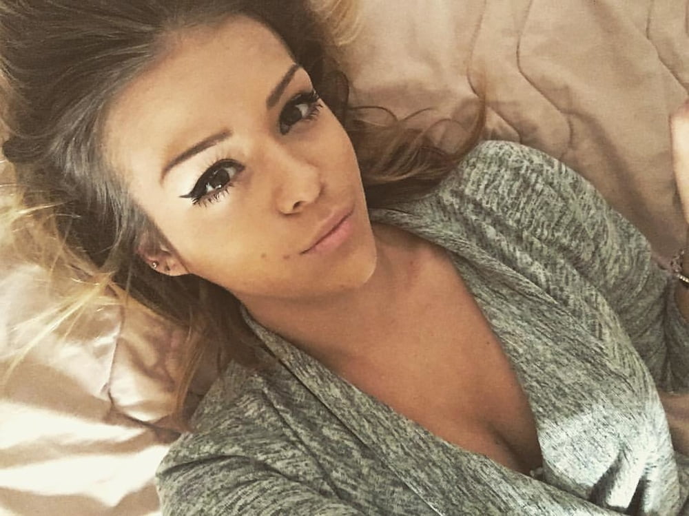 Milica slatka ukrucuje kurceve jako
 #106193283