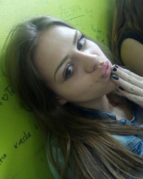 Milica slatka ukrucuje kurceve jako
 #106193304