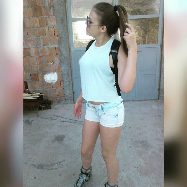 Milica slatka ukrucuje kurceve jako
 #106193329