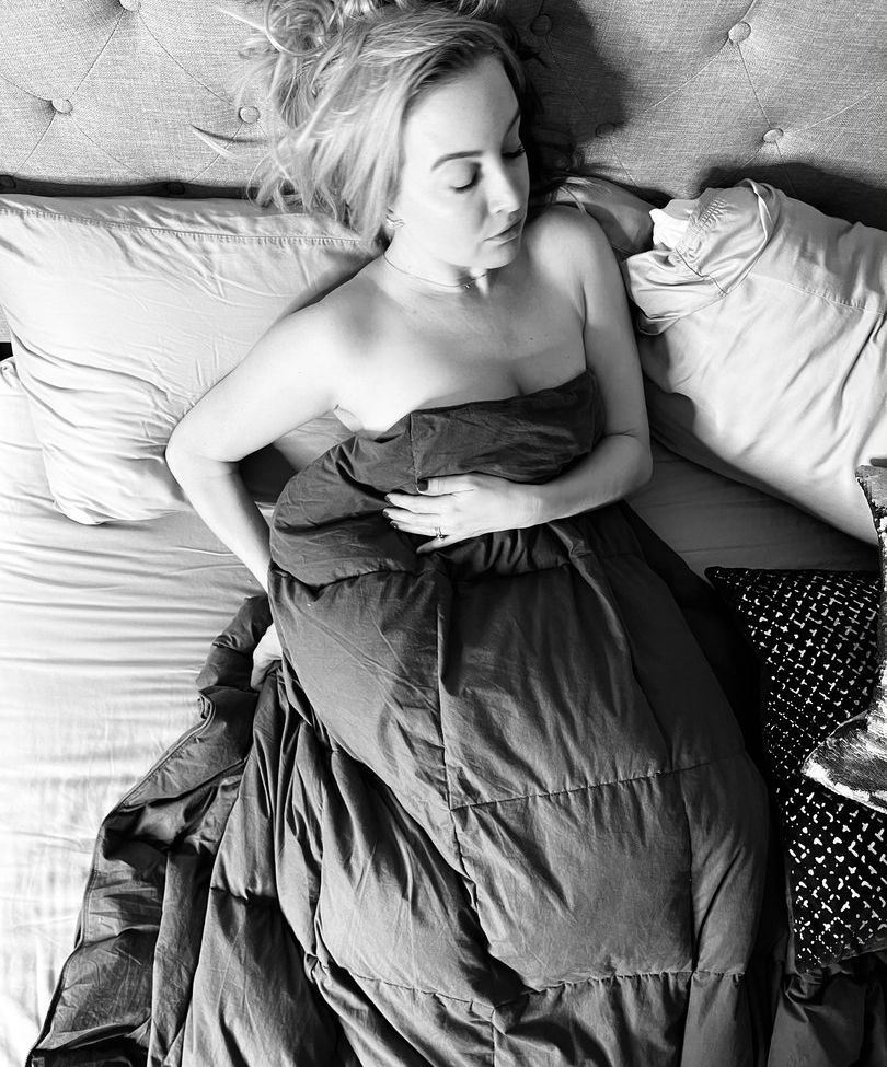 Elizabeth Castravet desnuda #108209496