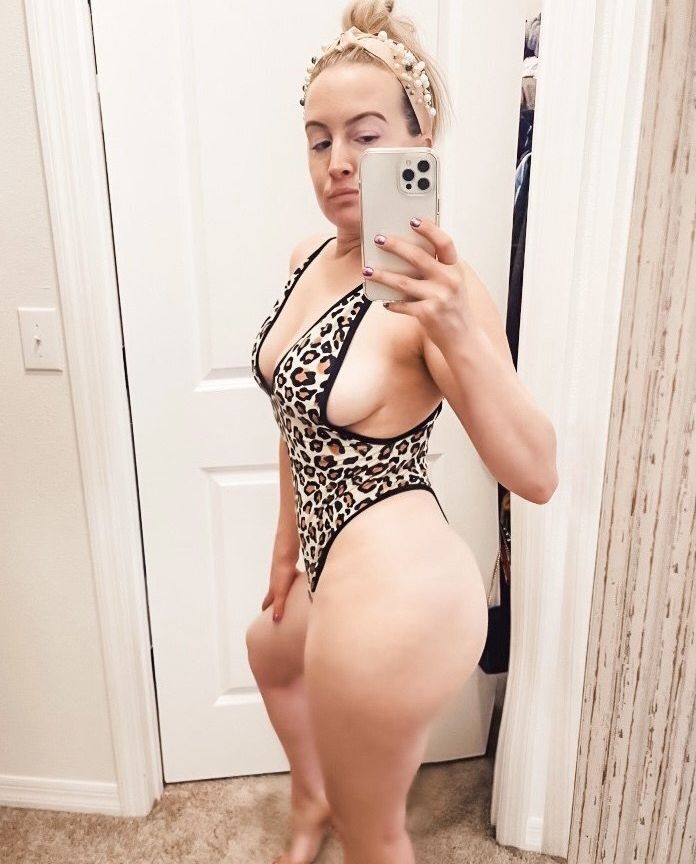 Elizabeth Castravet desnuda #108209527