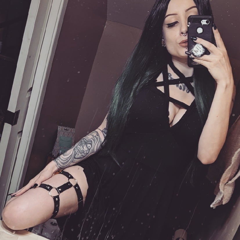 Chicas góticas
 #88579883