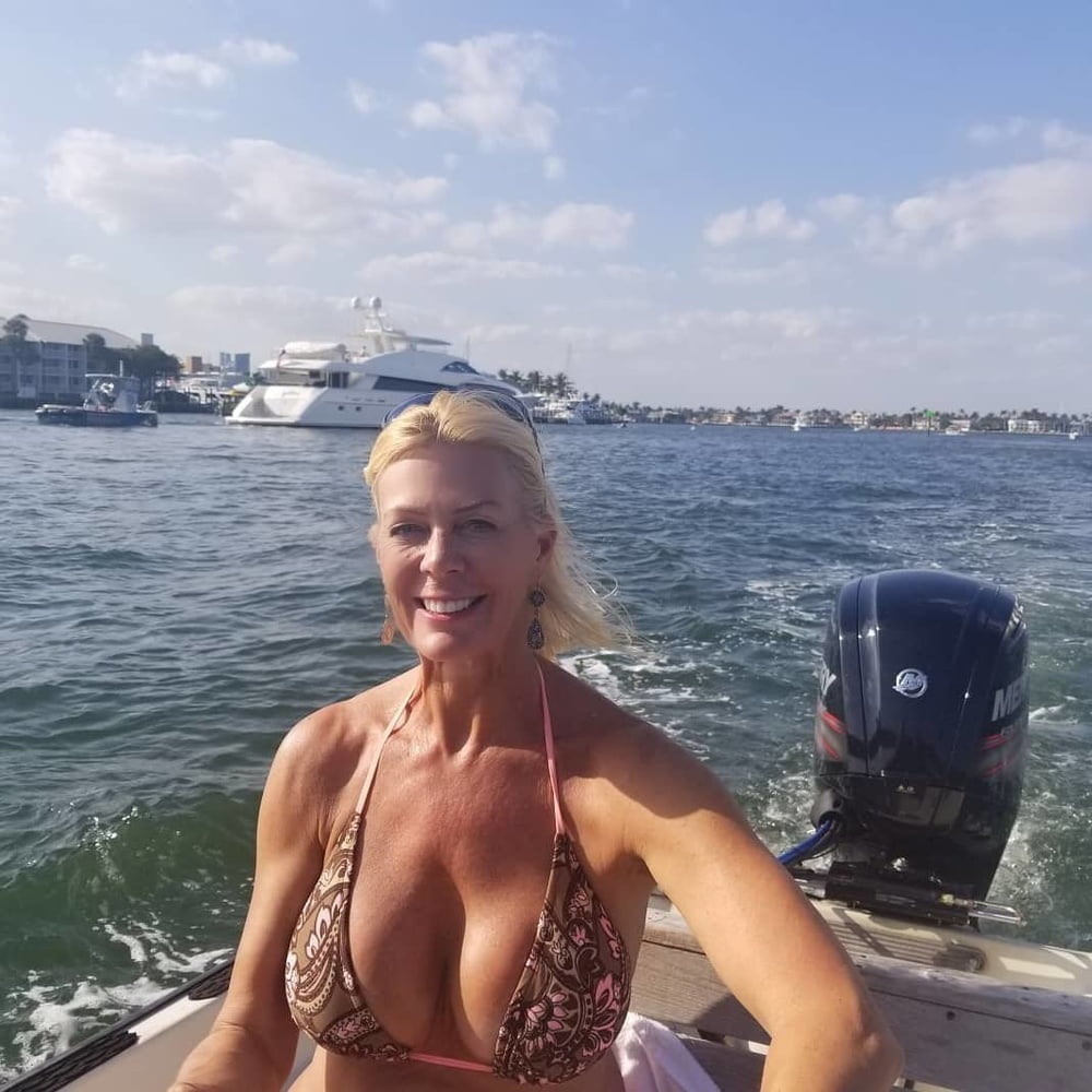 Milfs and co. 22.06.2020
 #92905792