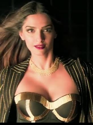 Sonam kapoor sexy heiß
 #103793633