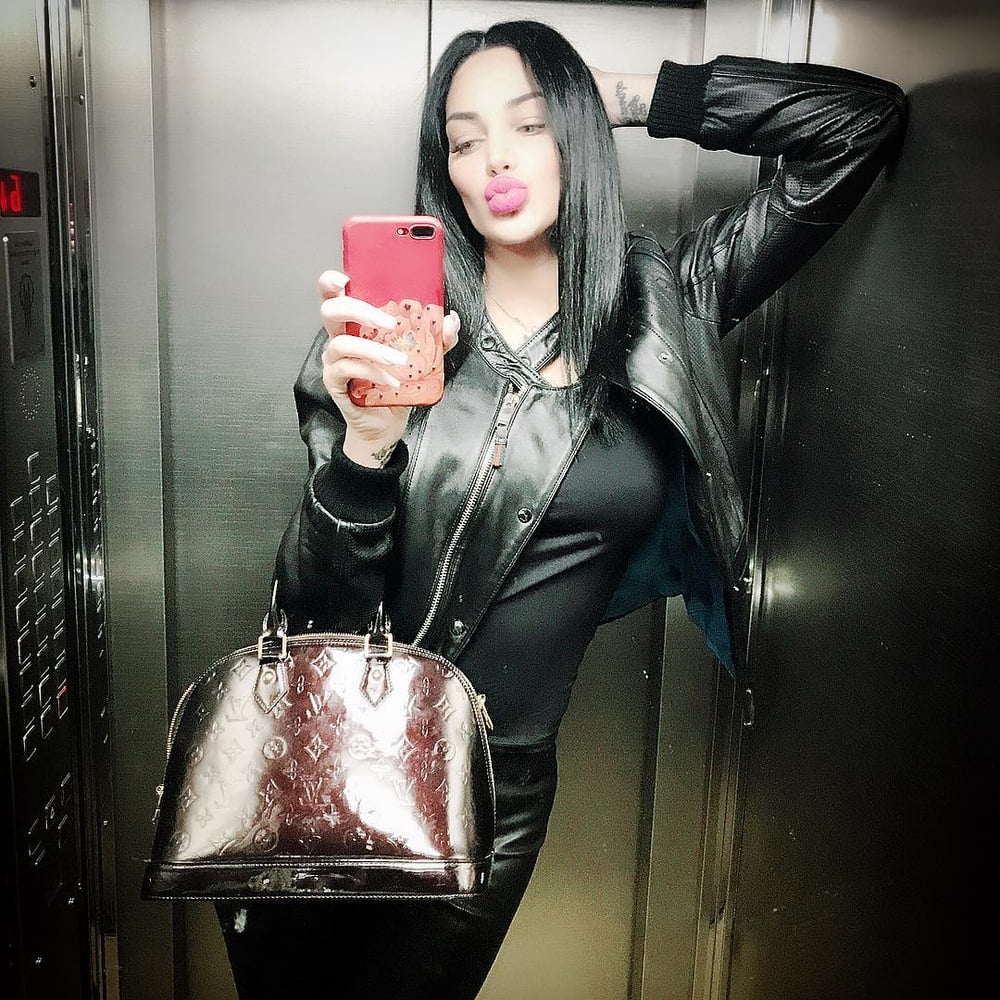 Eva rivas (eurovision 2010 armenien)
 #104833790