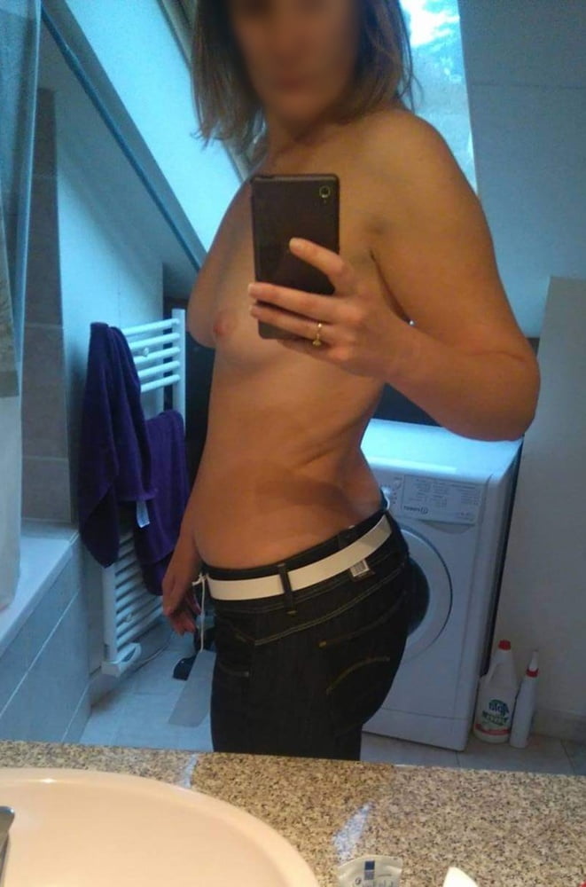 Quelques de ses string et pose chaude #81060450