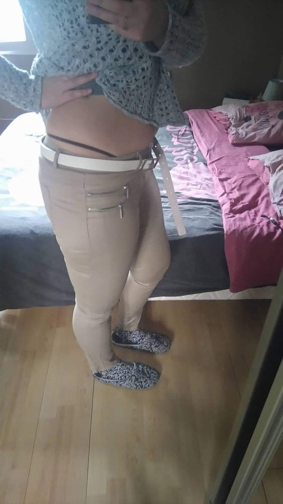 Quelques de ses string et pose chaude #81060503