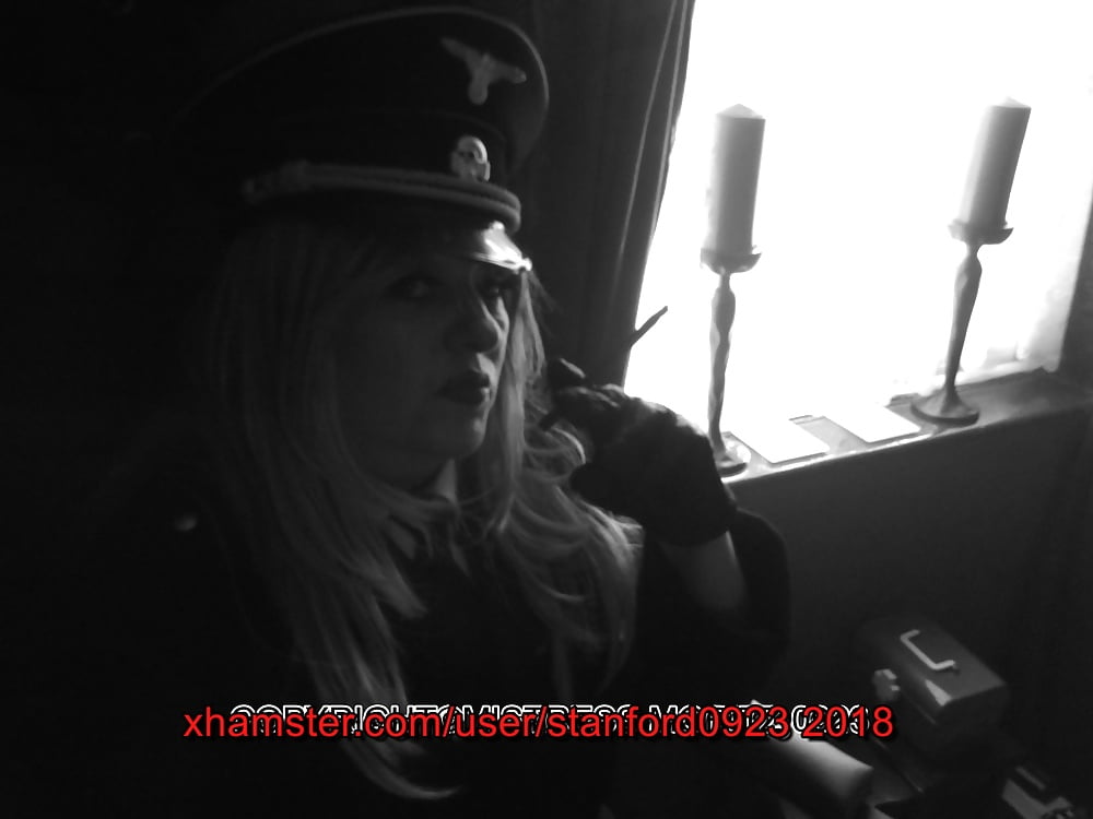 Puta en vestido de fantasía
 #106592995