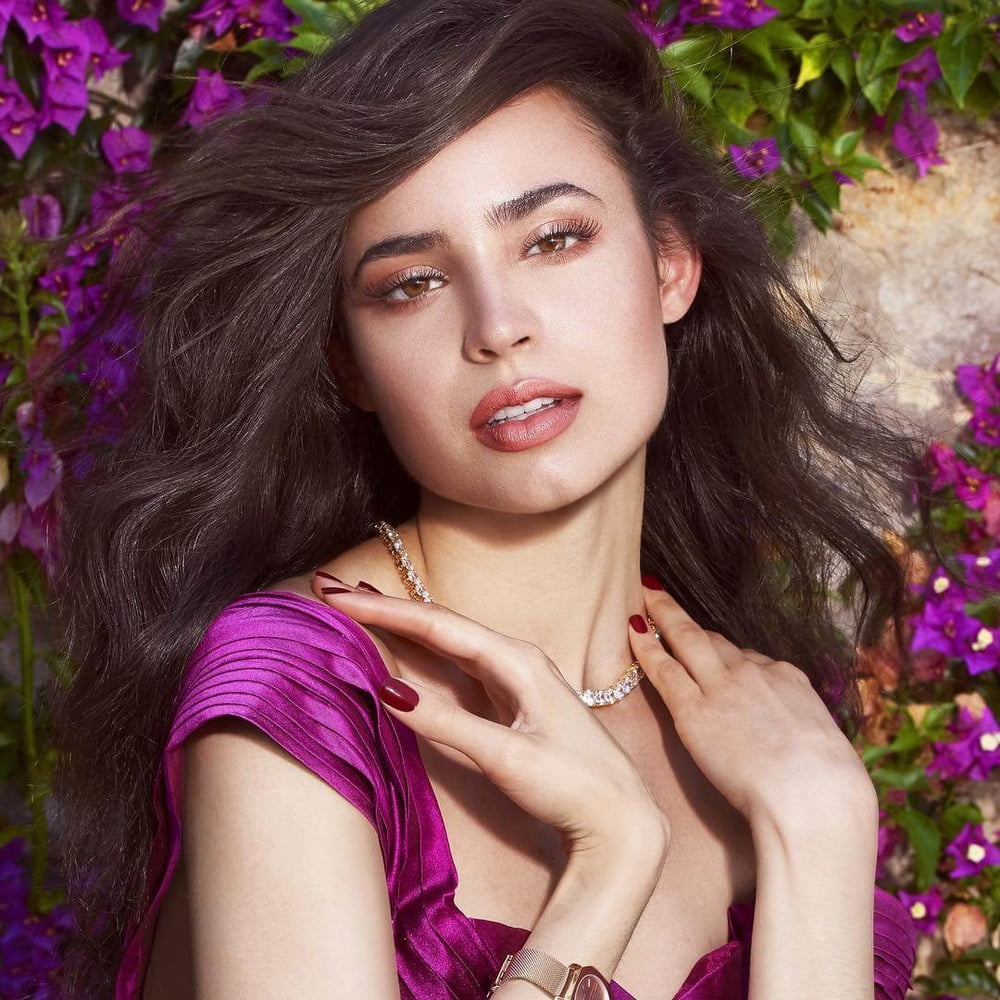 Sofia carson
 #82028402