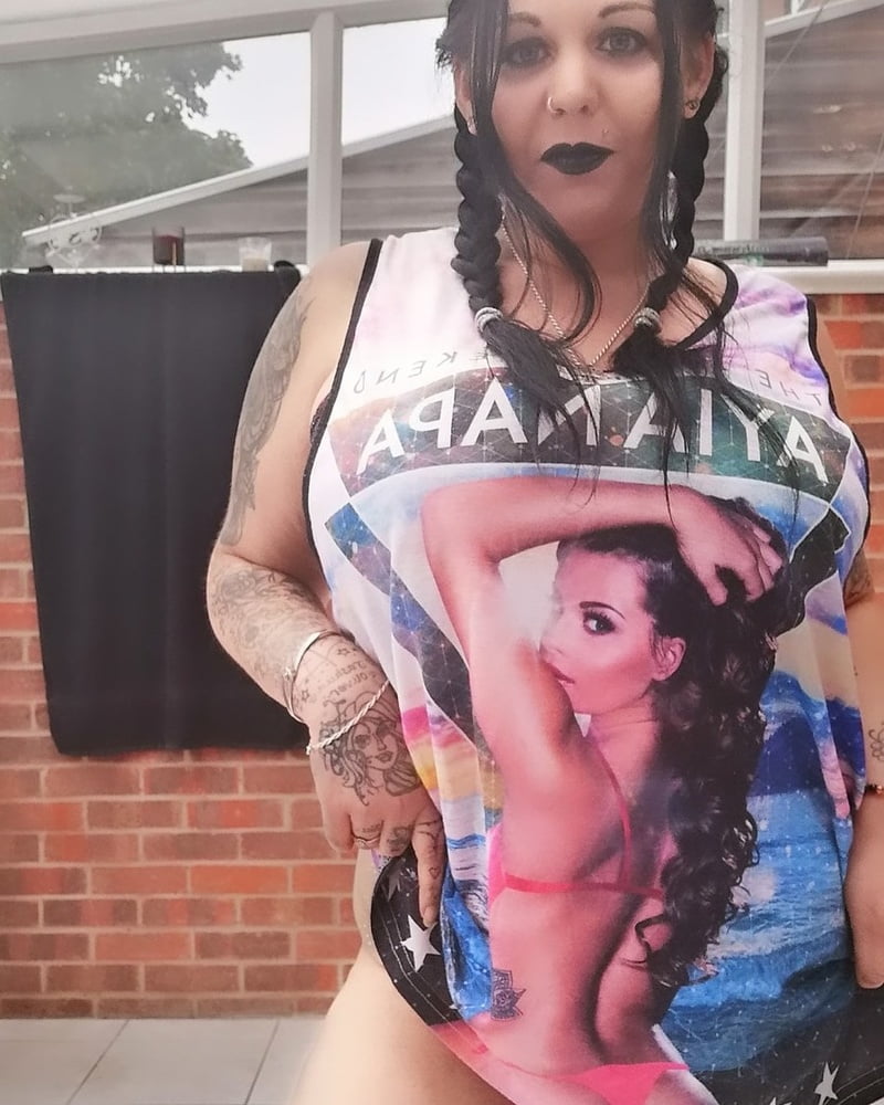 Paula, sexy UK Chunky MILF Slut #90109954