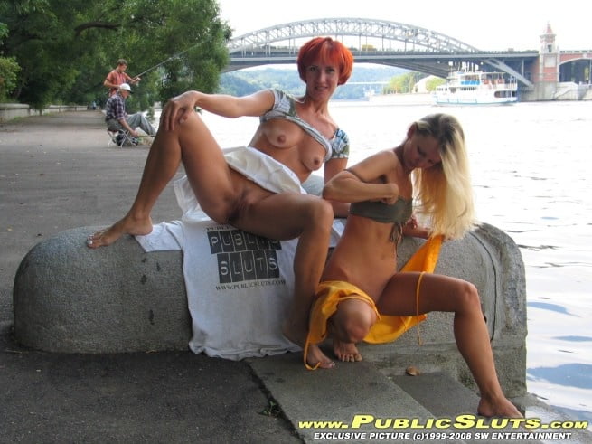 Mädchen auf Mädchen 1
 #96333460