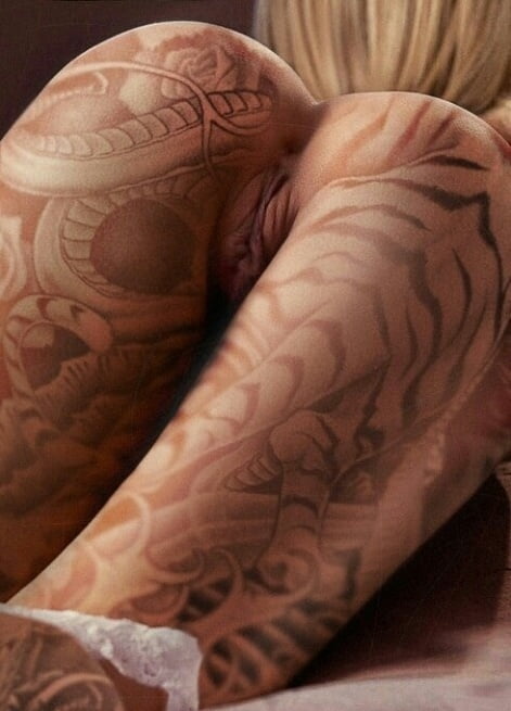 tattooed girls #100139988