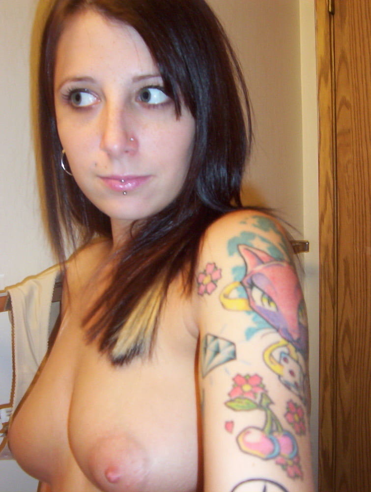 tattooed girls #100140306