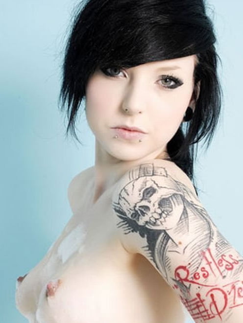 tattooed girls #100140620