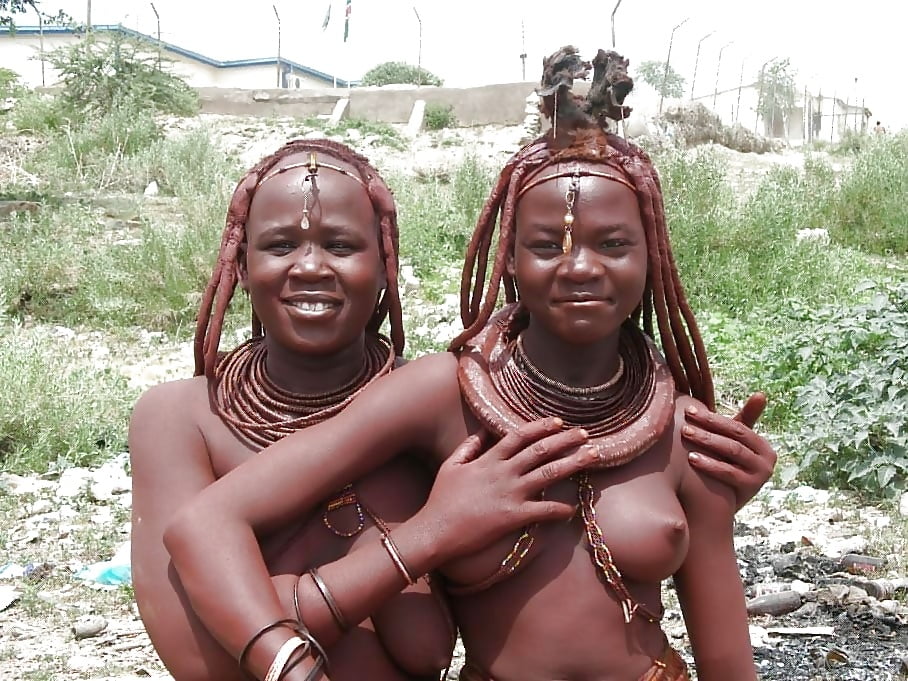 Tribù africane - gruppo di belle donne
 #92696037