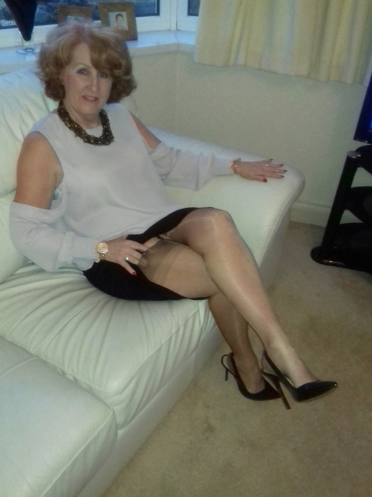 Matures mix 85
 #90231962