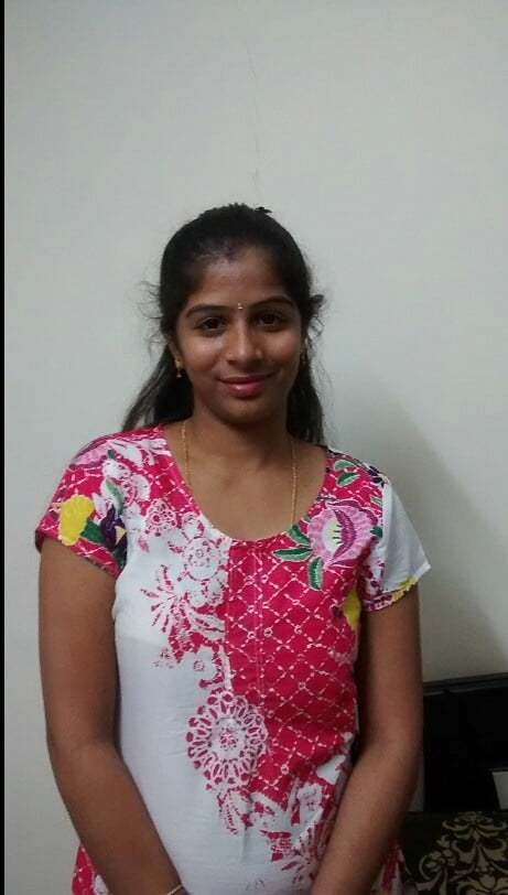Nicht-tamilische nackte häusliche Tante
 #88755617