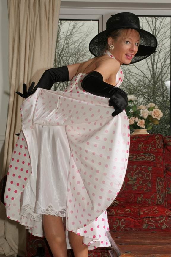 ドレスとスリップ
 #96524847