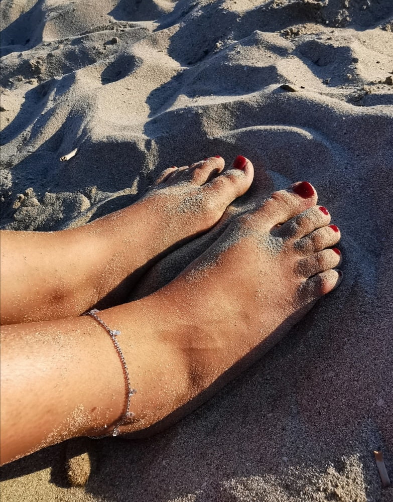 Sonntagnachmittag Füße am Strand
 #89816552