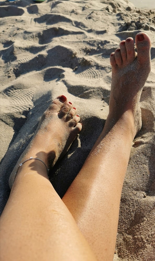 Sonntagnachmittag Füße am Strand
 #89816557