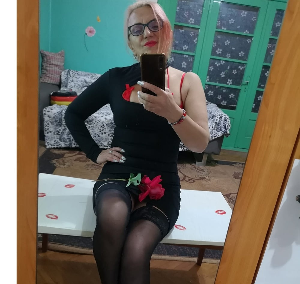 Rou rou rouian milfs 55 rou mom whore - ressemble à ma tante
 #96064171