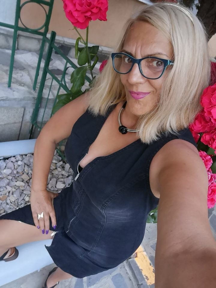 Rou rou rouian milfs 55 rou mom whore - ressemble à ma tante
 #96064195