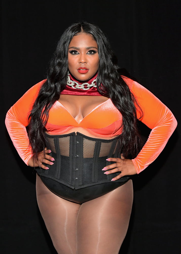 Lizzo 2
 #95070506