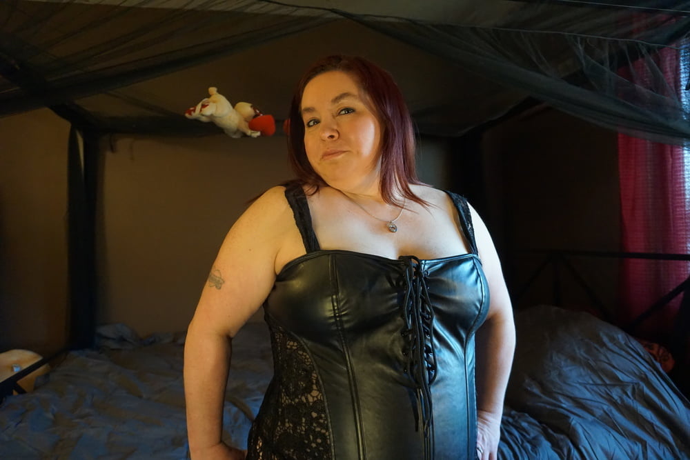 Sexy bbw corset clip pump
 #106730632