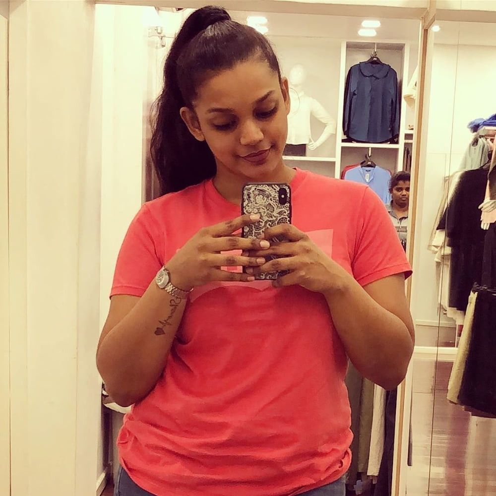 Kavindya adikari hot pics
 #104646405